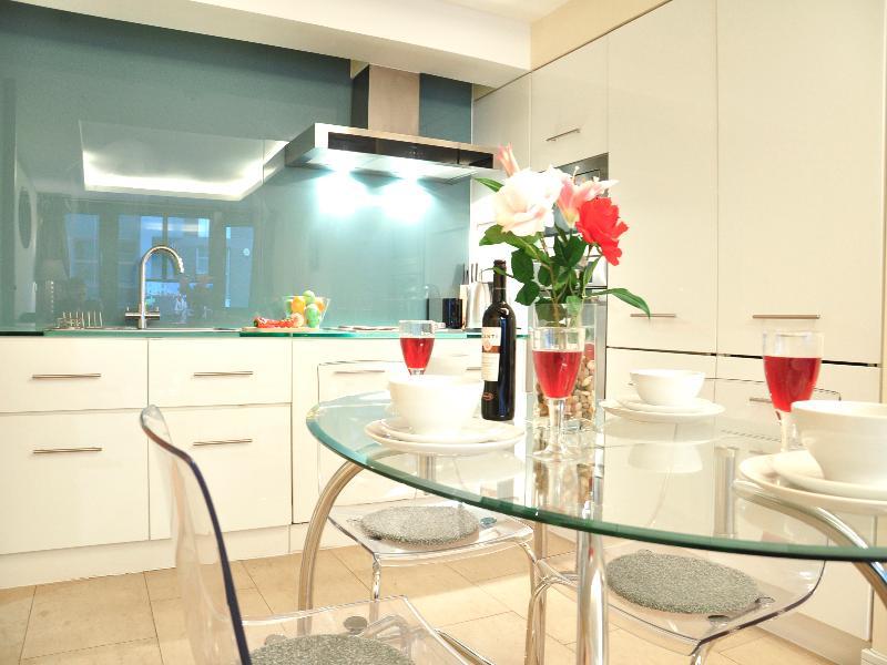 Amber Nike Apartments Лондон Екстериор снимка